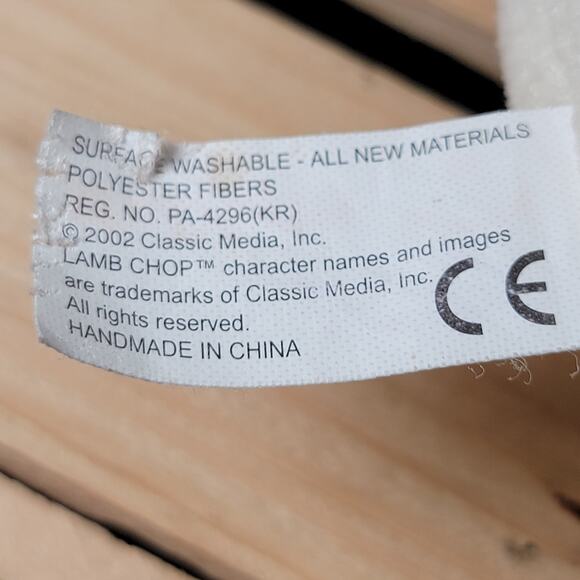 VINTAGE Lamb Chop Hand Puppet by Aurora (2002) - Picture 7 of 8